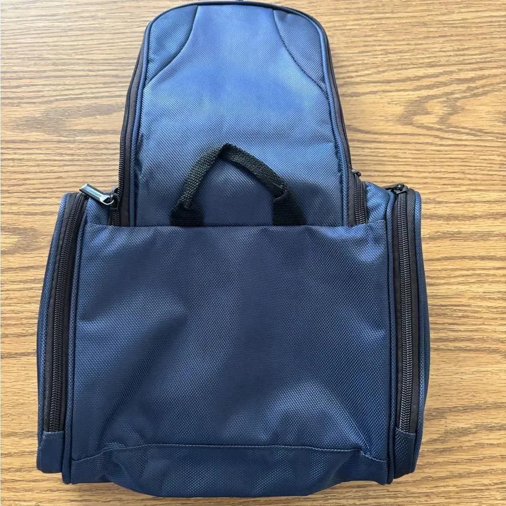 Navy Blue Men's Travel/Toiletry Bag, NWOT